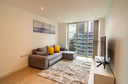 Foto 16 - Luxury 2-bed Croydon Apartment Near Gatwick