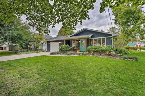 Photo 28 - Airy Cottage Close to Rock Lake w/ Fire Pit