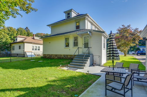 Photo 17 - Lovely Westerley Home w/ Yard & Grill