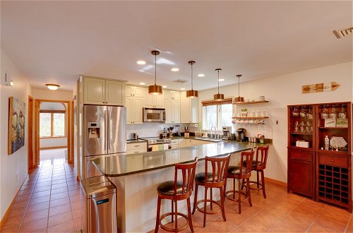 Foto 16 - Stunning Athens Home: Grill, Fire Pit, Pool Access