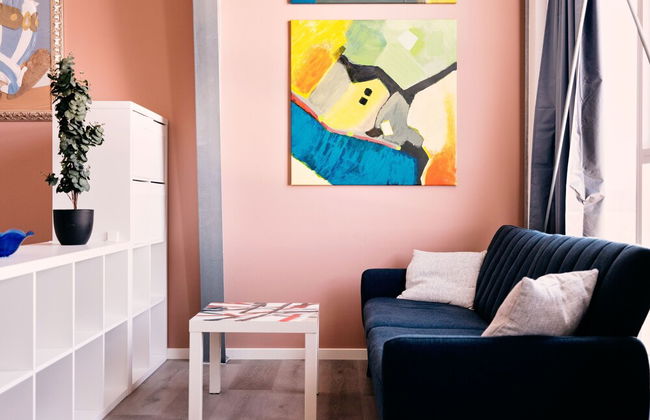 Studio Apartment | Unique Location | Stunning View - Photo 8