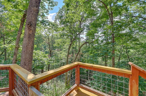 Foto 15 - Secluded Ozark Mtn Cottage w/ Wraparound Deck