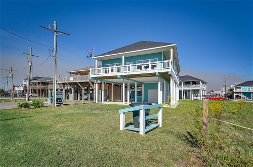 Photo 4 - Crystal Beach House With Deck, Steps to the Water