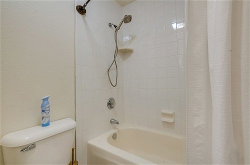 Foto 39 - Charming Anchorage Home w/ Private Hot Tub