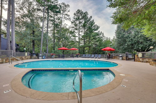Foto 2 - Luxury Lakefront Hot Springs Condo w/ Pools