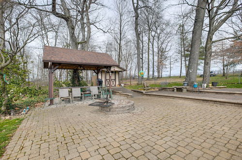 Foto 8 - Pet-friendly Ohio Escape w/ Pool, Deck & Fire Pit