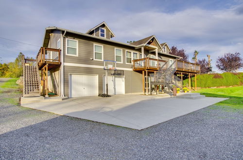 Photo 12 - Chic & Modern Snohomish Hideaway on a Working Farm