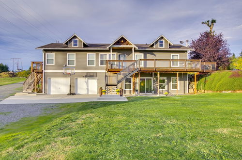 Photo 3 - Chic & Modern Snohomish Hideaway on a Working Farm