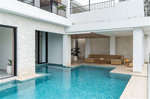 Photo 39 - Sunrise City View Villa 9 Bedrooms with a Heated Private Swimming Pool