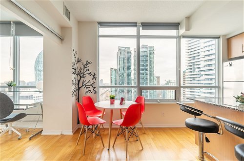 Photo 11 - Stylish 1BR in Heart of City 2204