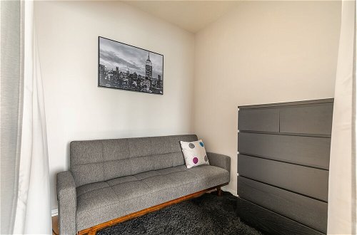 Photo 13 - Stylish 1BR in Heart of City 2204