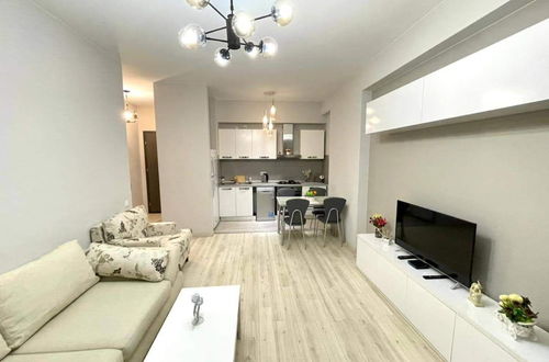 Photo 15 - Cozy Apartment at M2