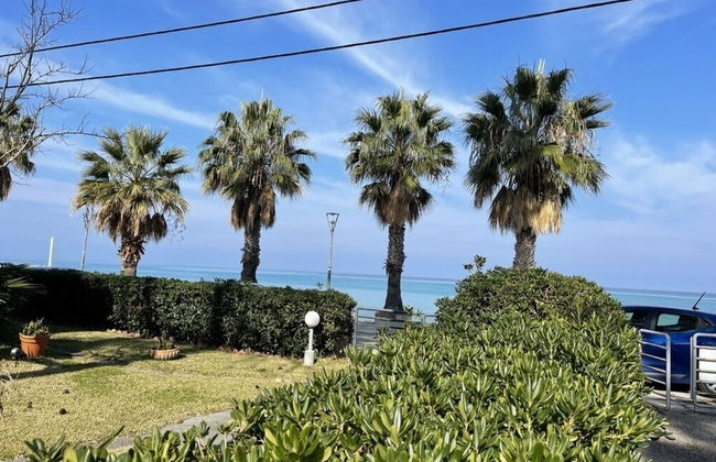 Stay at Beachfront Villa Lilia in Pefkohori, Halkidiki for a Dreamy Vacation - Foto 23