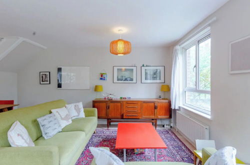 Foto 12 - Fun & Family Friendly 2BD Flat - Bethnal Green