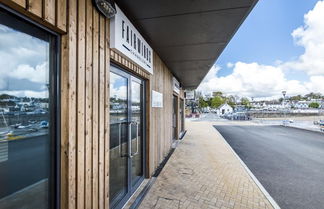 Photo 3 - No 8 Ocean Cabins - Saundersfoot Harbour - Saundersfoot