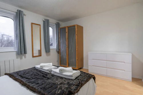 Photo 2 - 1BD Flat - Prime Location, Surrey Quays