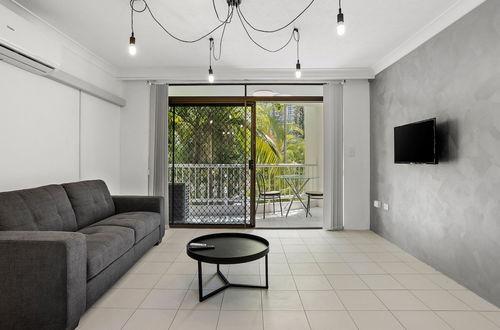 Foto 4 - Unit 24-24 Hamilton Ave Surfers Paradise