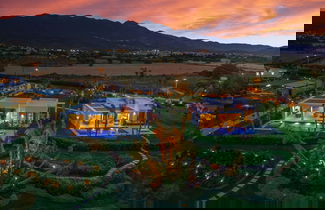 Foto 1 - TAF Beach Villas with Tesla