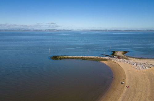 Foto 34 - Remarkable 2-bed Cottage in Morecambe bay hot tub