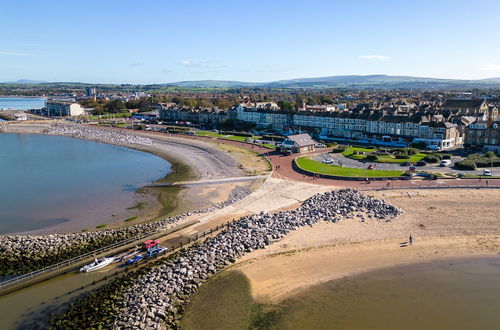 Foto 46 - Remarkable 2-bed Cottage in Morecambe bay hot tub