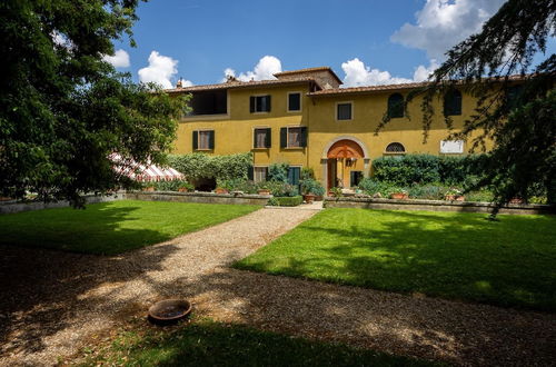 Photo 3 - Villa di Tizzano Luxurious Retreat in Paradise