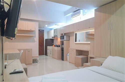 Foto 2 - Best Homey And Modern Studio At Uttara The Icon Apartment