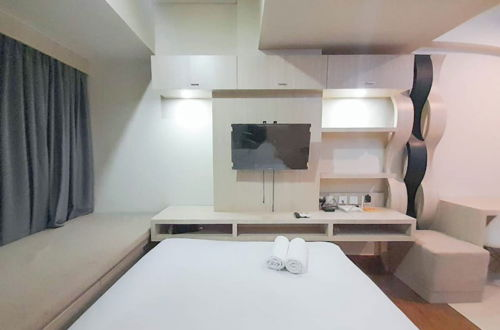 Foto 1 - Best Homey And Modern Studio At Uttara The Icon Apartment