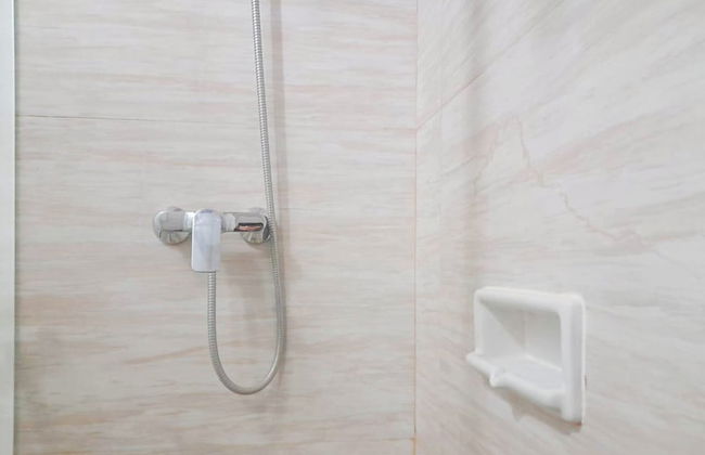 Best Homey And Modern Studio At Uttara The Icon Apartment - Foto 9
