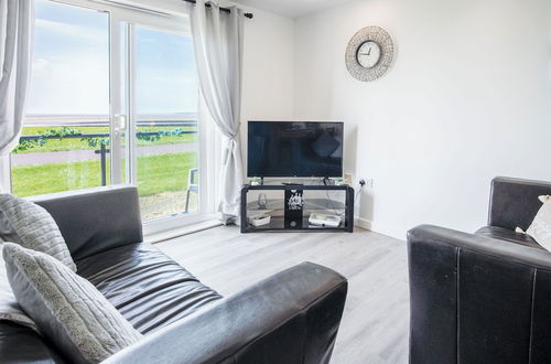 Photo 26 - Beach View - 2 Bed Apartment - Llanelli