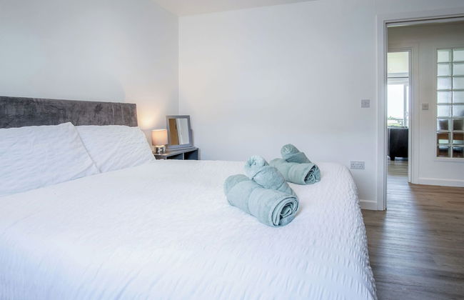 Beach View - 2 Bed Apartment - Llanelli - Foto 10