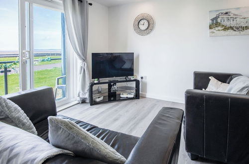 Photo 25 - Beach View - 2 Bed Apartment - Llanelli