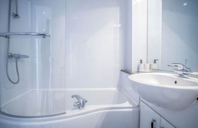Beach View - 2 Bed Apartment - Llanelli - Foto 33