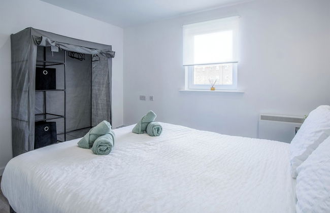 Beach View - 2 Bed Apartment - Llanelli - Foto 12