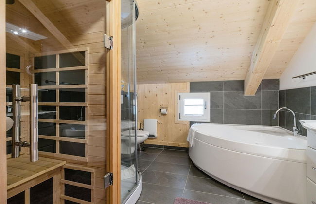 Superior Chalet With Whirlpool - Foto 9
