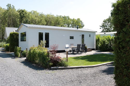 Photo 17 - Tidy Chalet with Microwave near Wadden Sea