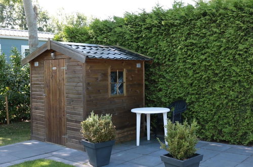 Photo 13 - Tidy Chalet with Microwave near Wadden Sea