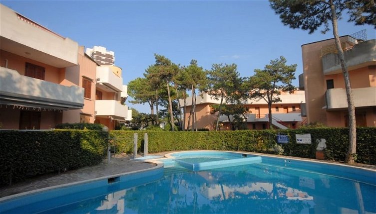 Foto 1 - Well Located Apartment With Swimming Pool in Lignano
