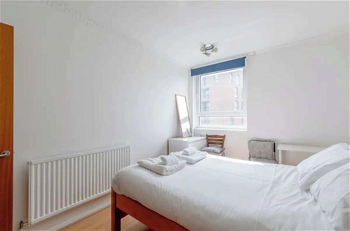 Photo 6 - Central 2BD Flat With Balcony - Shoreditch
