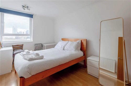 Photo 2 - Central 2BD Flat With Balcony - Shoreditch