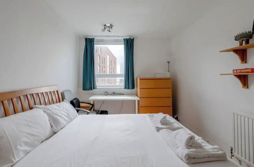 Photo 4 - Central 2BD Flat With Balcony - Shoreditch