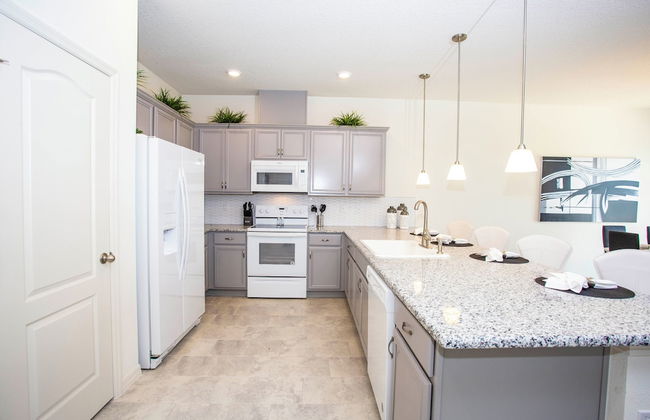 Cozy Family Friendly 4Bd Close to Disney 5149 - Photo 6