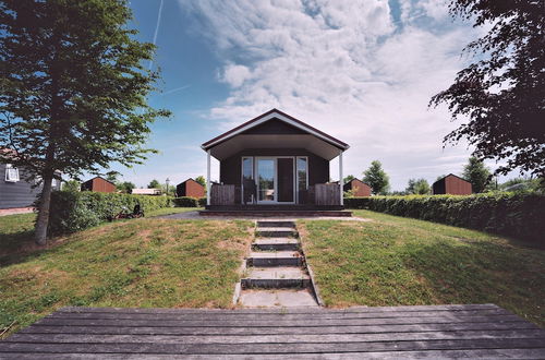 Foto 9 - Beautiful Holiday Home With a Veranda and Jetty