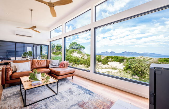 Coast Beachfront Retreat - Photo 18