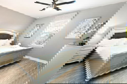 Photo 7 - Bright & Spacious Home With Private Pool