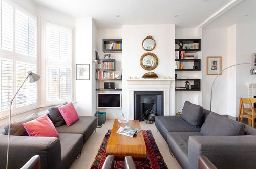 Photo 23 - Spacious Apartment Near Portobello Road