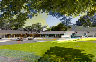 Foto 3 - Beautiful House With Garden