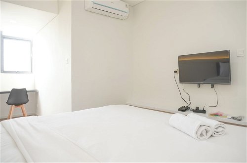 Photo 4 - Comfort Stay 2Br At Daan Mogot City Apartment