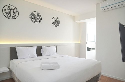 Foto 3 - Comfort Stay 2Br At Daan Mogot City Apartment