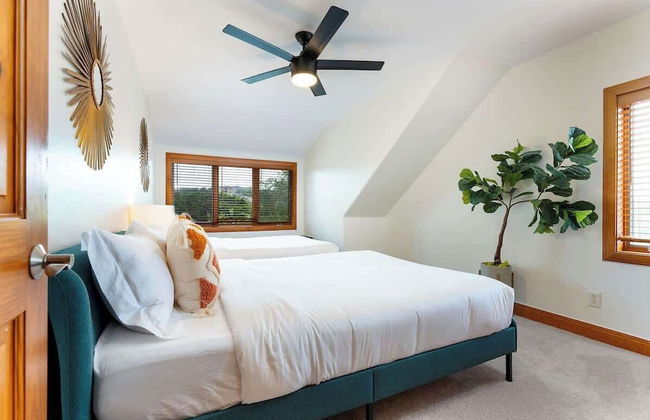 Luxurious Lake Park House: Sleeps 25, Pool, Hot-tub, Firepit and Game Room! - Foto 13