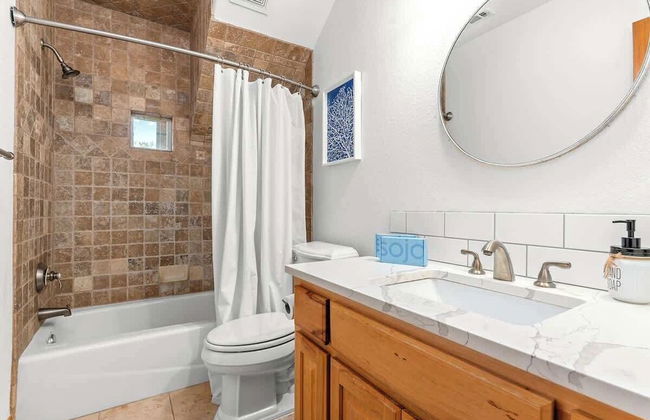 Luxurious Lake Park House: Sleeps 25, Pool, Hot-tub, Firepit and Game Room! - Foto 28